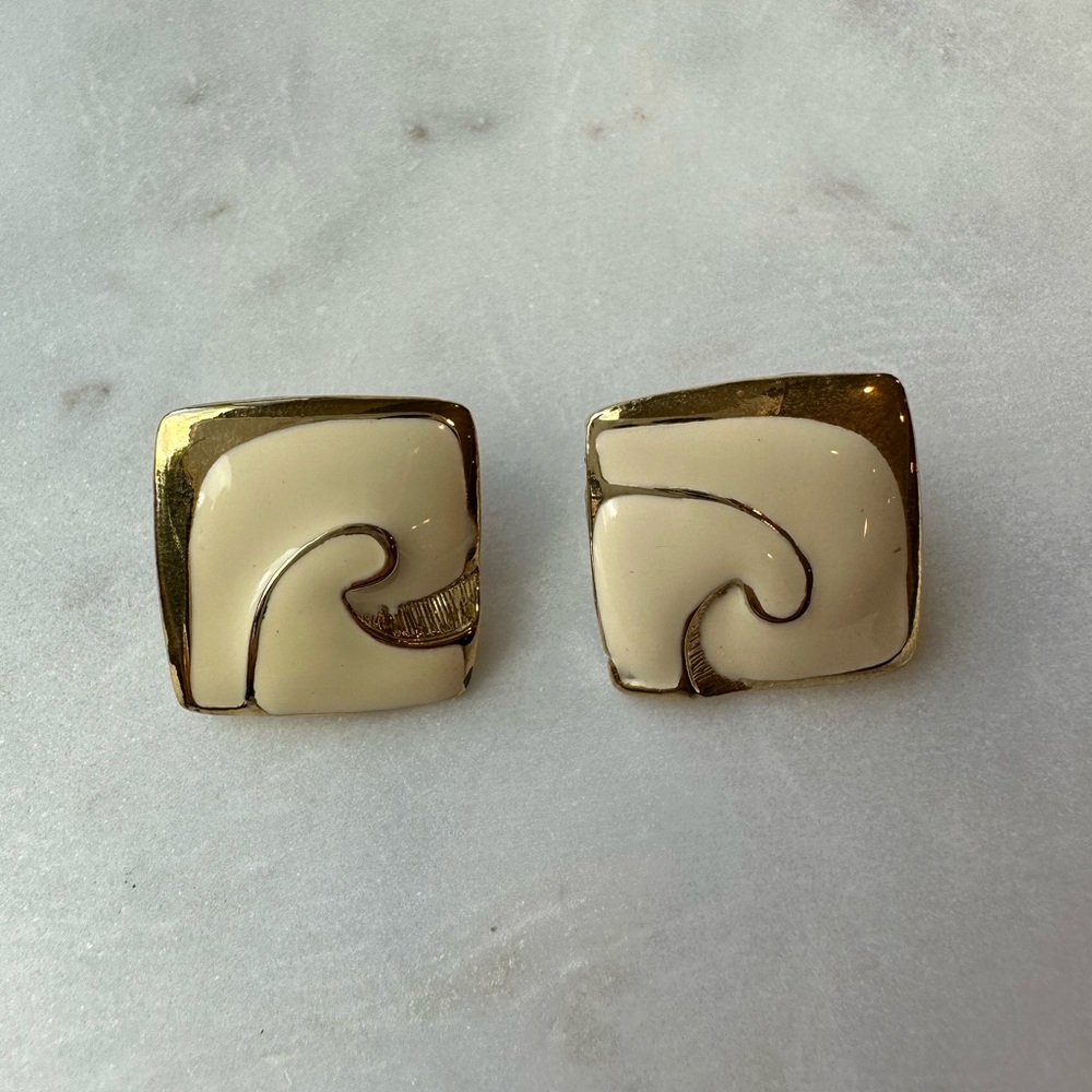 Vintage 1980s Gold and Crème Swirl Earrings